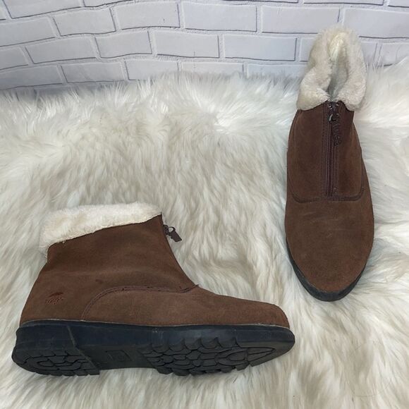 totes Brown Suede Lined Zip Front Booties Sz 9 - Picture 1 of 6